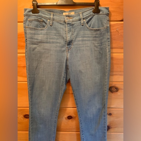 Women’s Levi’s 312 Shaping Size 33/30 Skinny - Picture 2 of 11